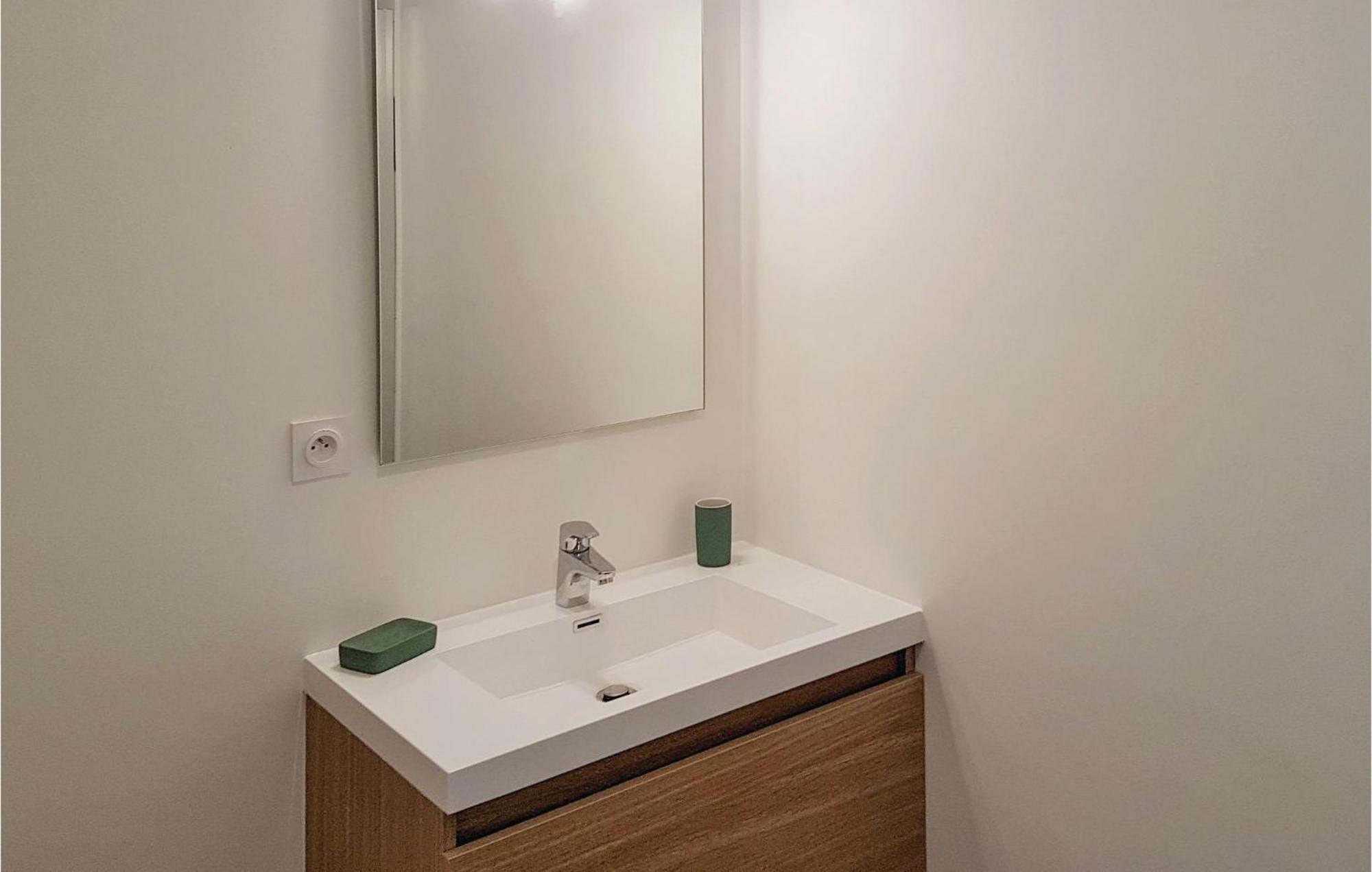 Beautiful Home In Erdeven With Kitchenette Εξωτερικό φωτογραφία