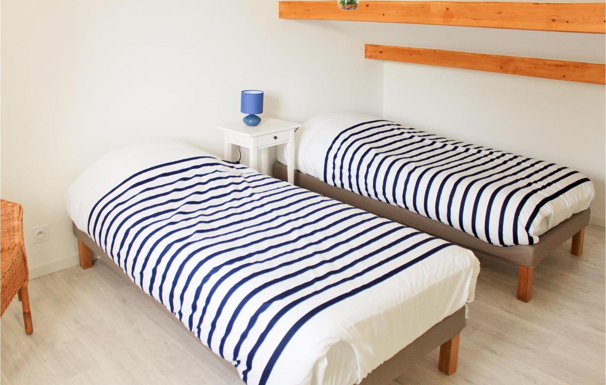 Beautiful Home In Erdeven With Kitchenette Εξωτερικό φωτογραφία